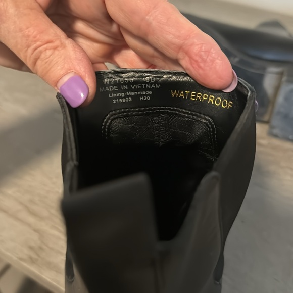 EUC Cole Haan black ankle boots. Size 8.  Waterproof. - Picture 6 of 6